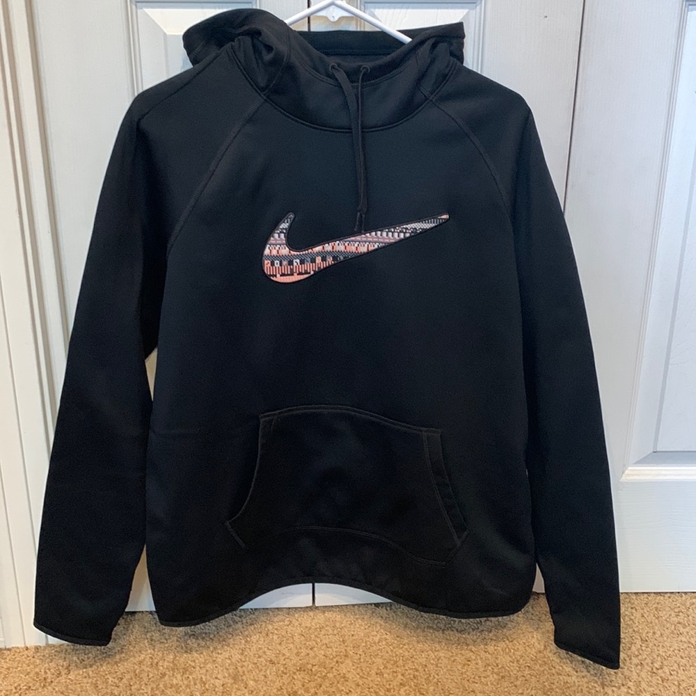 Nike Therma-Fit hoody women’s size L